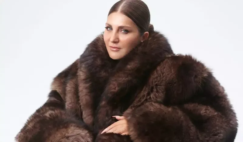 Sibel bu dəfə kürkü ilə gündəmdə