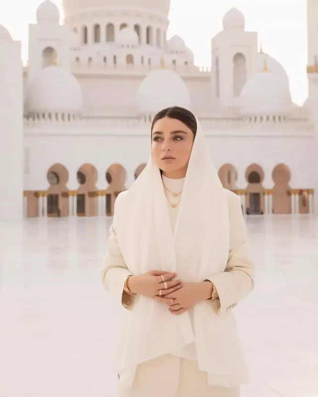 Ayça Ayşin Turan Şeyx Zayeddə...