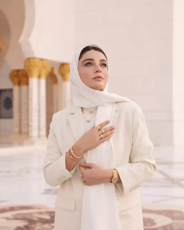 Ayça Ayşin Turan Şeyx Zayeddə...