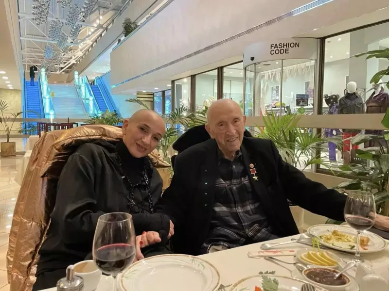 Aydandan atası Tahir Salahovla bağlı paylaşım