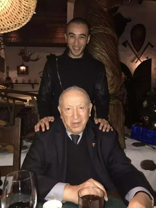 Aydandan atası Tahir Salahovla bağlı paylaşım