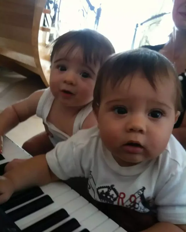 “Sizinlə fəxr edirəm” - Emindən oğullarına