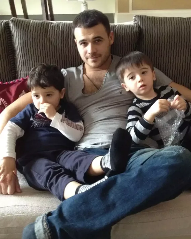 “Sizinlə fəxr edirəm” - Emindən oğullarına