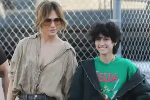 Cey Lo qızı ilə alış-verişdə