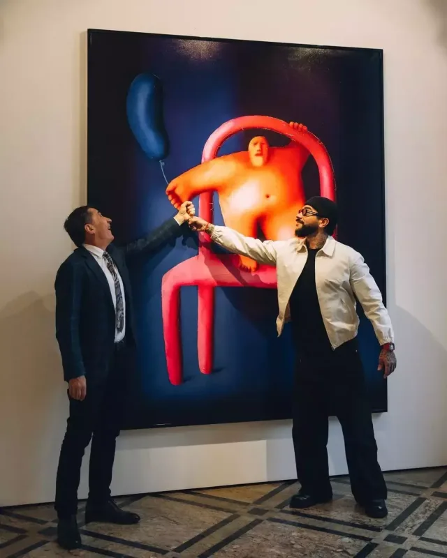 Timati dodaq uçuqladan məbləğə rəsm əsəri aldı