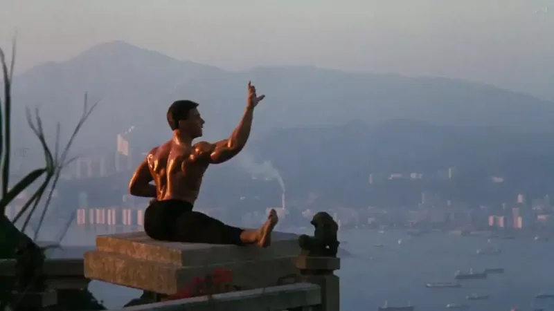 Van Dammın oğlu atası kimi karateyə başladı