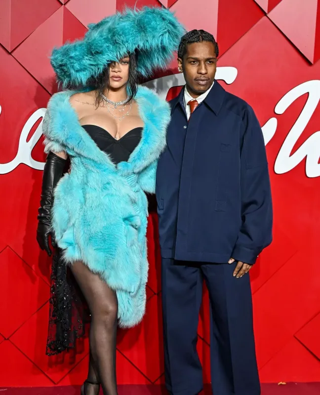 Rihannanın tərzi müzakirə olundu