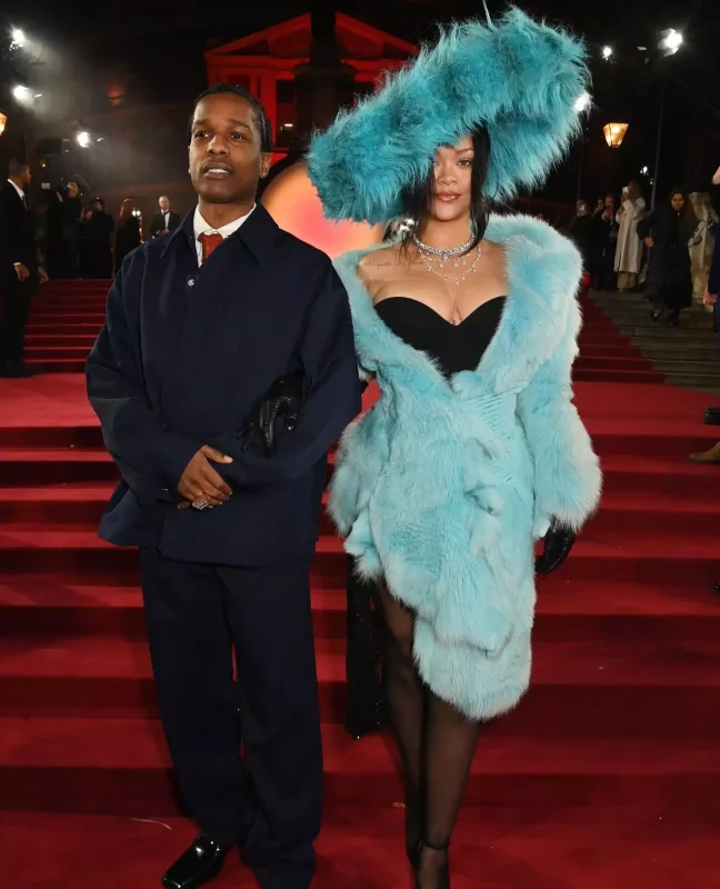 Rihannanın tərzi müzakirə olundu