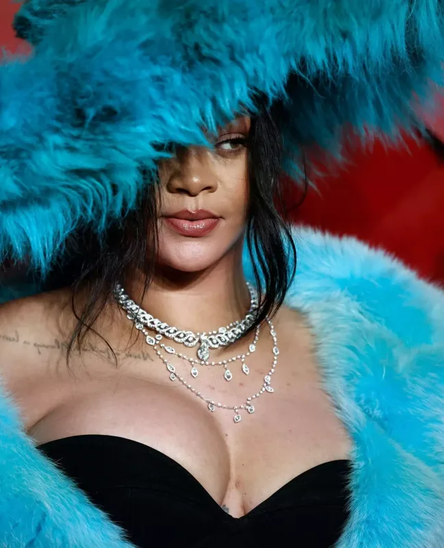 Rihannanın tərzi müzakirə olundu