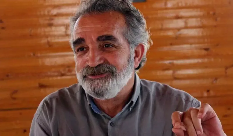 “Babam qardaşının “göbək kəsdisi”ni qaçırıb”