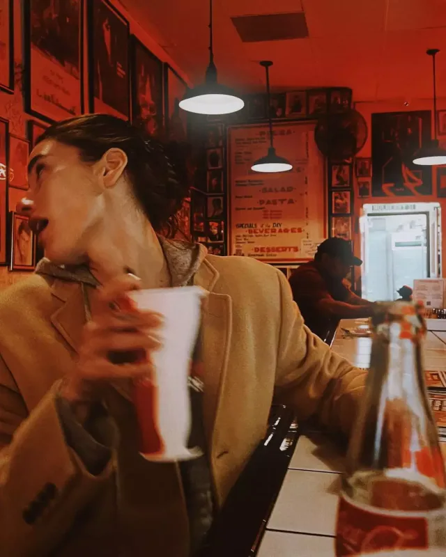 Suada baldızı ilə “Yeni İl” yarmarkasında