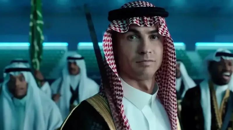 Ronaldo namaz qılmağa hazırlaşır