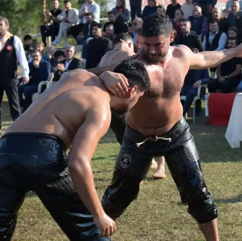 Berk Oktay son halı ilə məəttəl qoydu