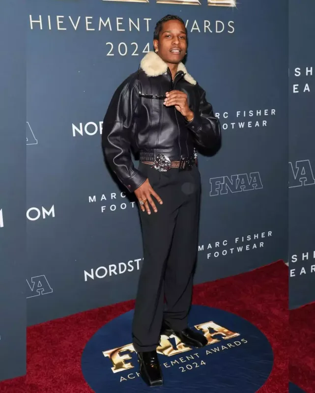 Rihanna sevgilisi ilə qırmızı xalıda