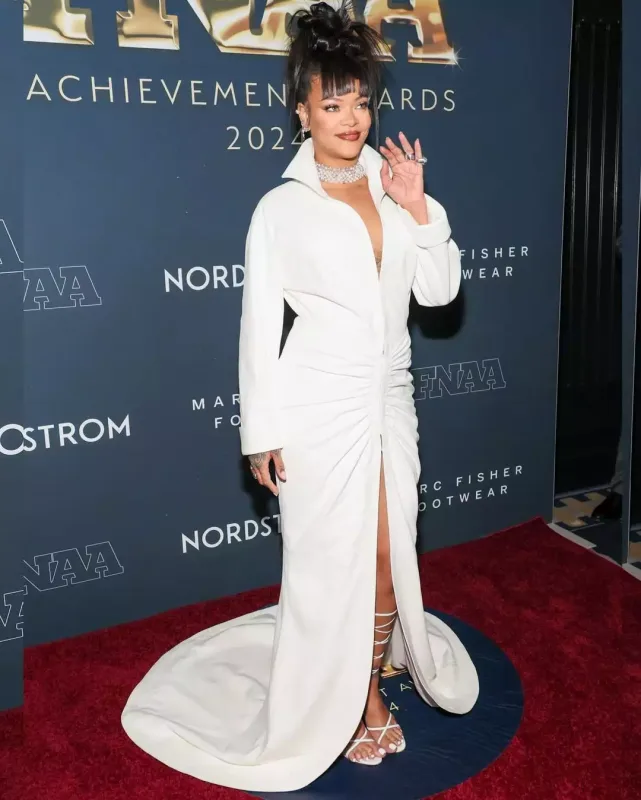 Rihanna sevgilisi ilə qırmızı xalıda