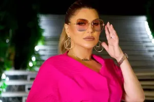 Xatun ilk dəfə nəvəsini göstərdi