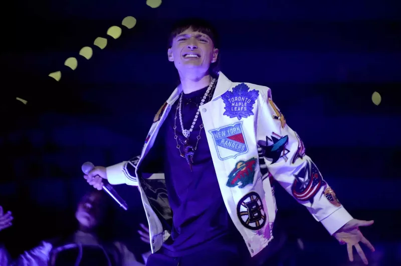 27 milyarddan çox dinləmə ilə birinci oldu