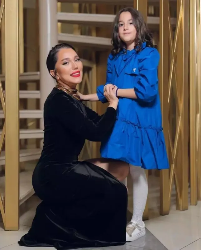 “Adımdan istifadə edib, özünə biznes qurmaq istəyir”