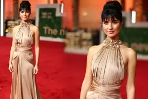 Tuba festivalda görünüşü ilə valeh etdi