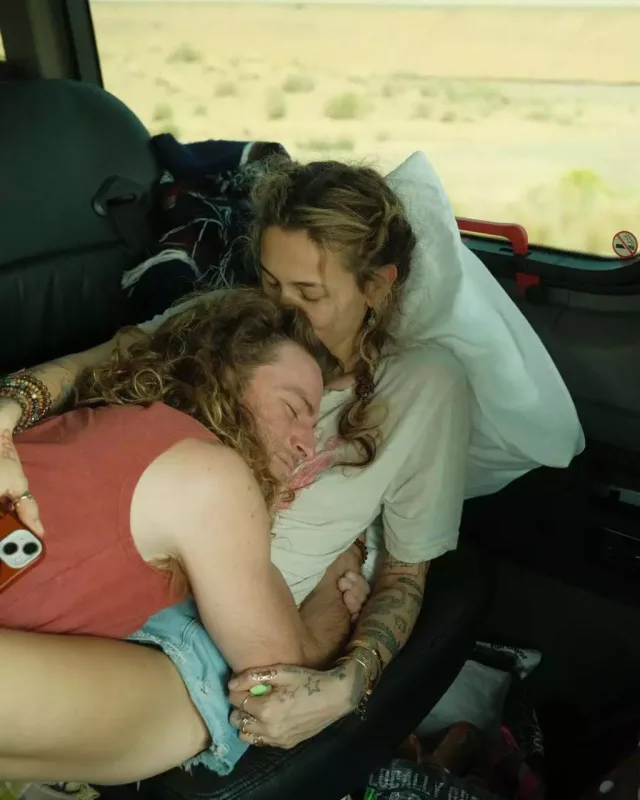 Maykl Ceksonun qızı ərə gedir