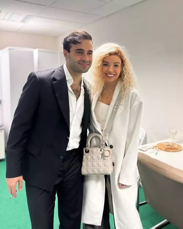 Üzel Kerimova Mert Demirlə bir arada