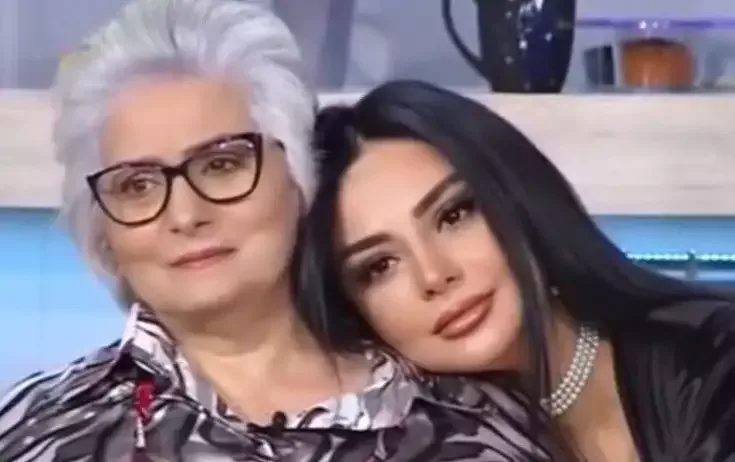 Vüsalədən anası ilə kövrək paylaşım