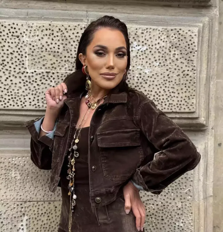 “Gözü yolda olan hər şeyin adı sevgidi”