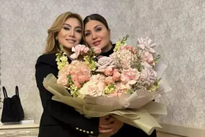 Sibel Can Bakı konsertindən əvvəl Ruhiyyə Əliyeva ilə görüşdü