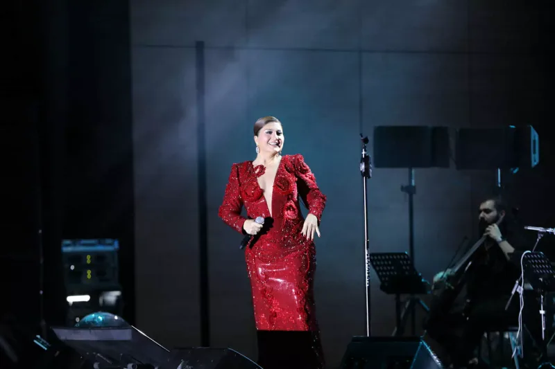 Bakıda Sibel Can “rüzgarı”