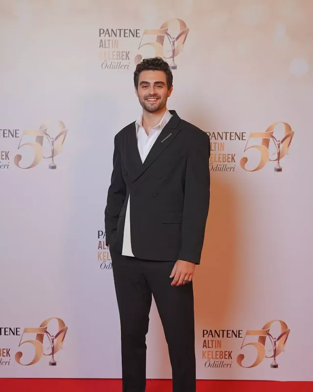 Qırmızı xalıda yarış!