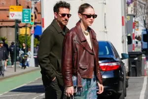 Sevgilisini atası ilə tanış etdi