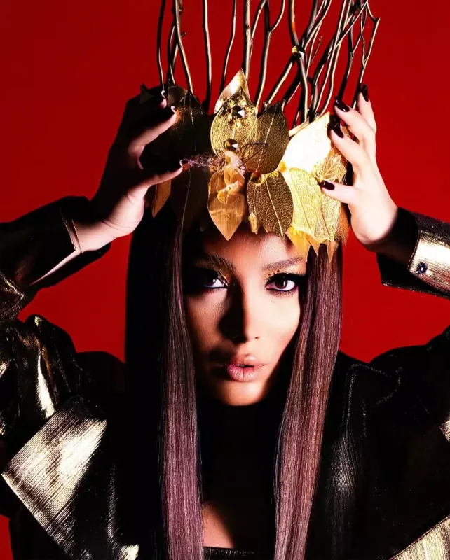 Günay bu dəfə qızılı “look”da