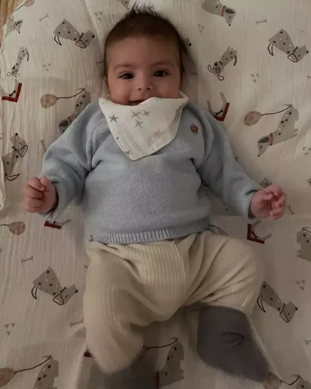 Aparıcı ilk dəfə oğlunu göstərdi