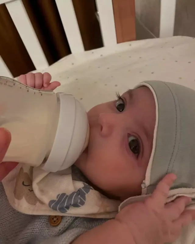 Aparıcı ilk dəfə oğlunu göstərdi