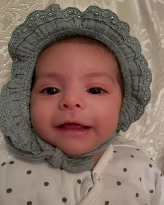 Aparıcı ilk dəfə oğlunu göstərdi