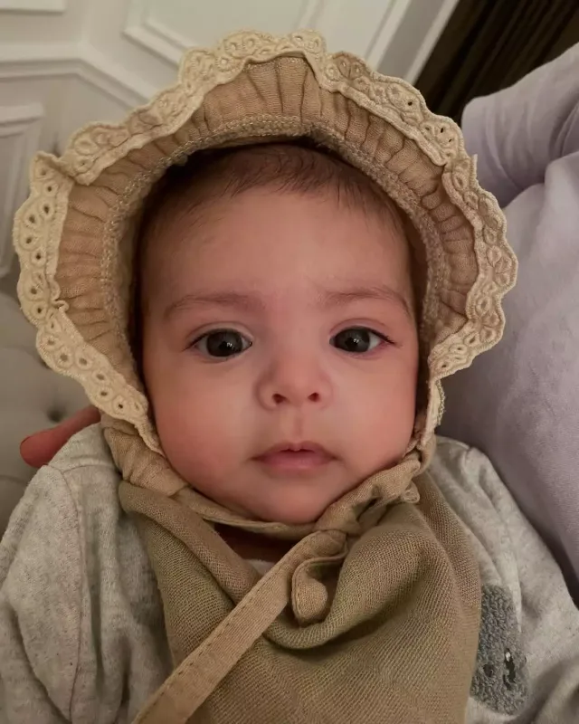 Aparıcı ilk dəfə oğlunu göstərdi