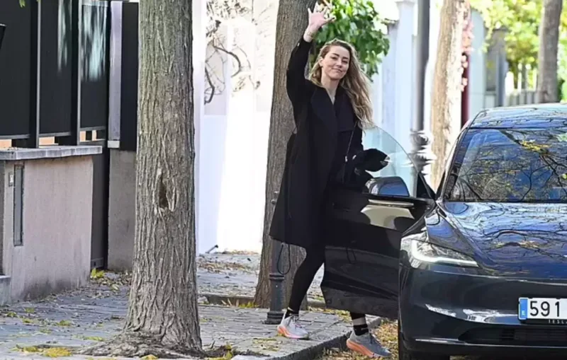 Hamilə olduğu deyilən aktrisa belə görüntüləndi