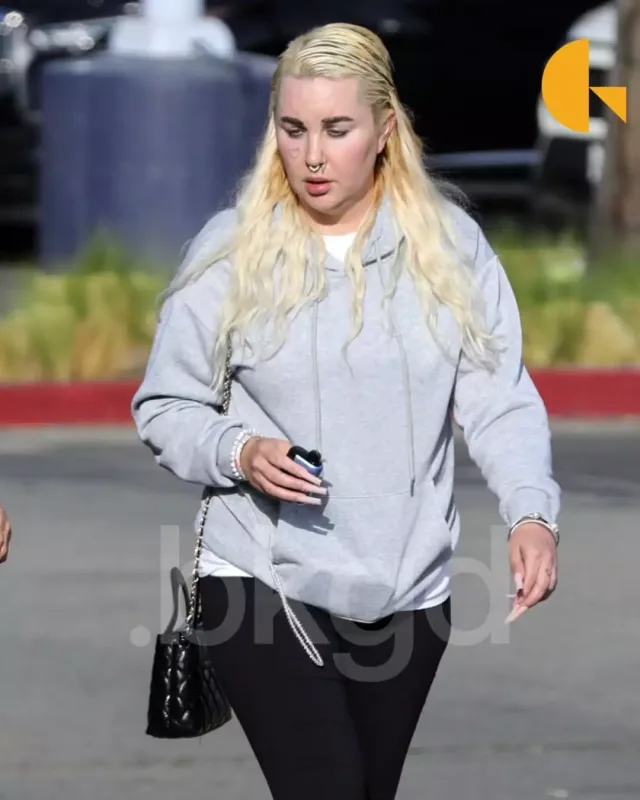 Məşhur aktrisanı görənlər məəttəl qaldı