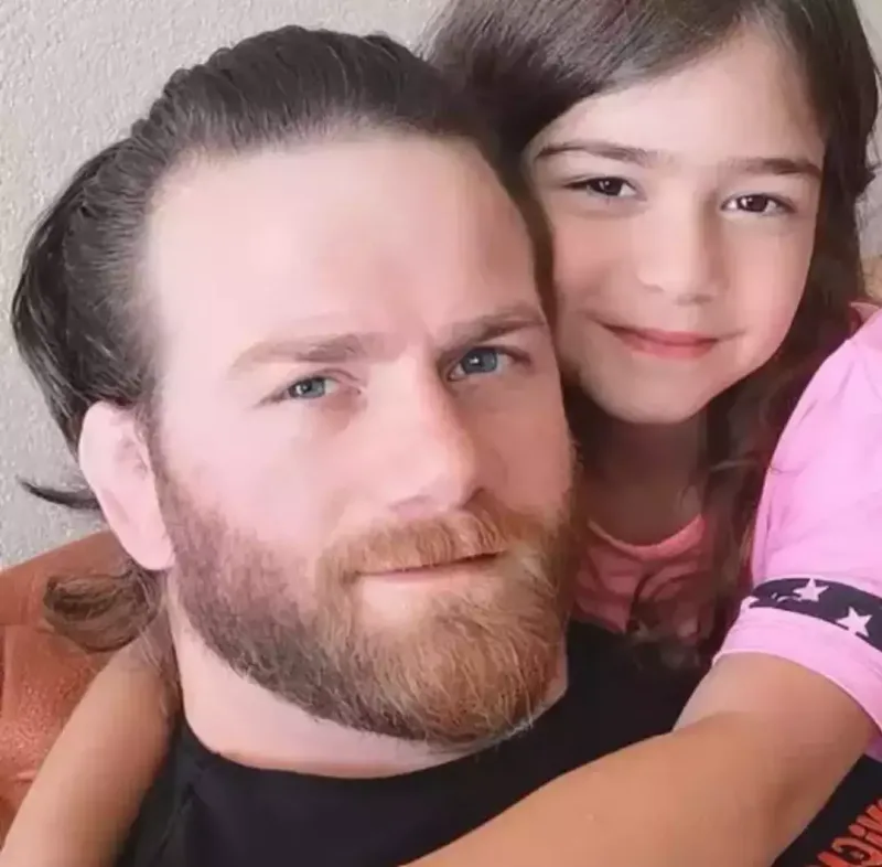 TV ulduzunun qızı 8-ci mərtəbədən düşdü