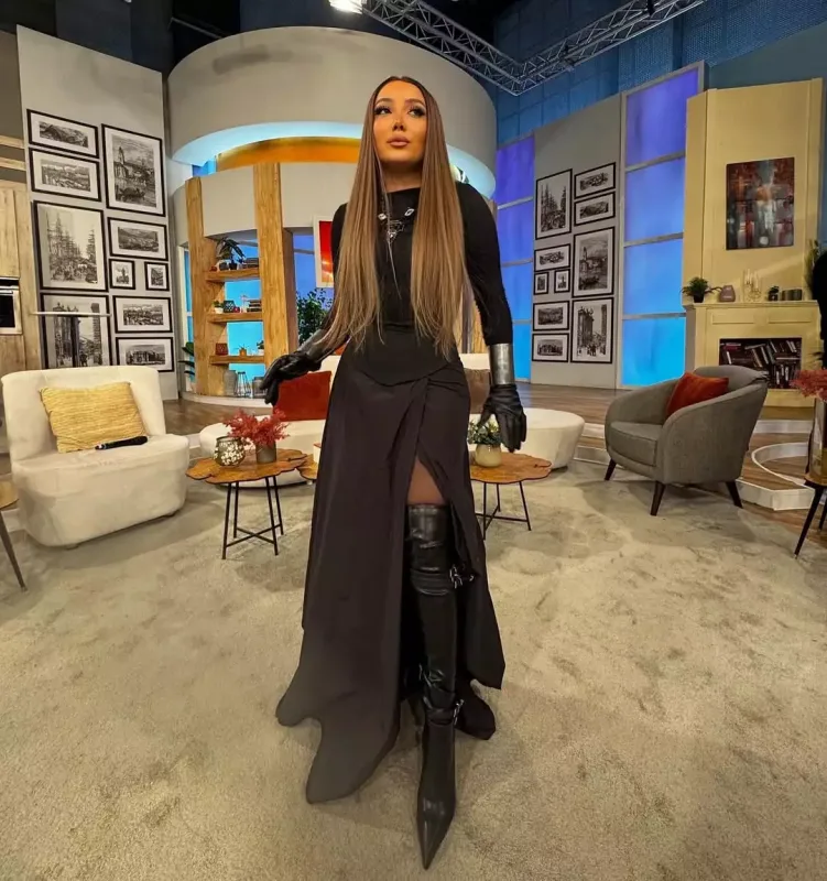 “Efirə çox çıxmıramsa, o demək deyil ki, yekəxanayam”