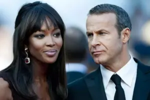 Keçmiş sevgilisi Naomi üçün tikdirdiyi mülkü satdı