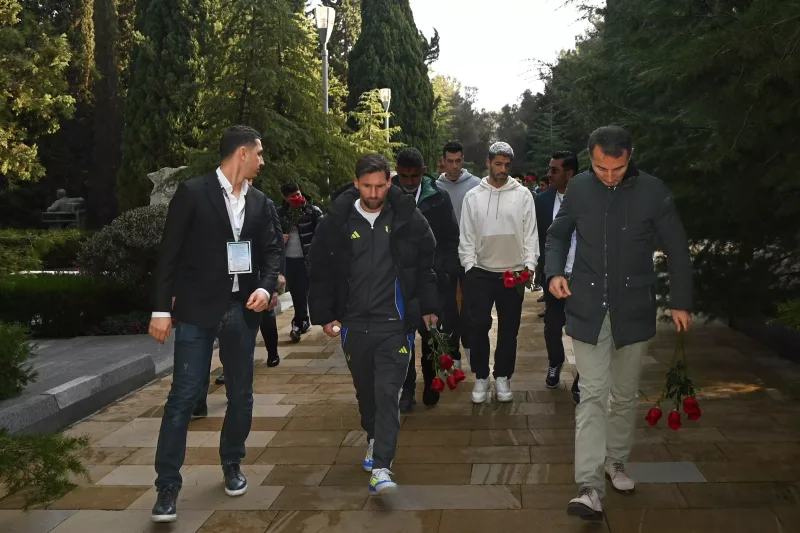 Messi Heydər Əliyevin məzarını ziyarət etdi