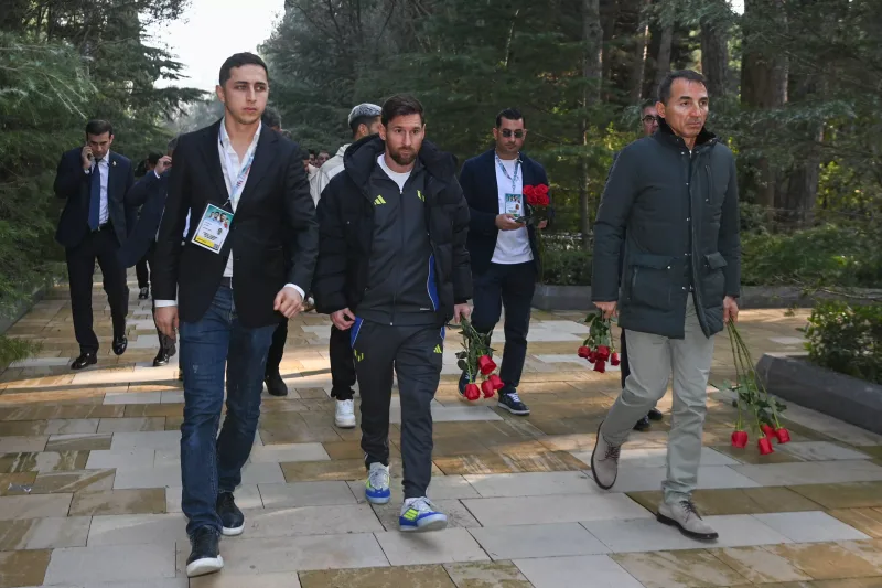 Messi Heydər Əliyevin məzarını ziyarət etdi