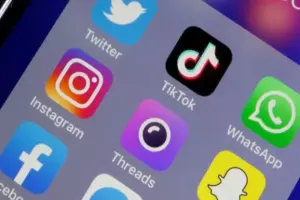 Bir sıra sosial şəbəkə platformalarında problem yaranıb