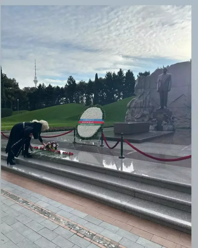 Məleykə Əsədova Ulu Öndərlə fotolarını paylaşdı