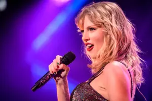 Teylor yenə də “Forbes”in siyahısında