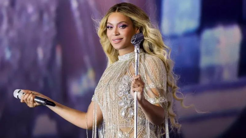 Teylor yenə də “Forbes”in siyahısında