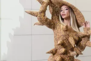 Röya Ayxandan “DOL”!