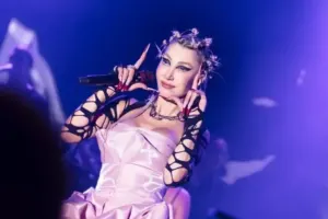 Handenin tərzi çox danışıldı