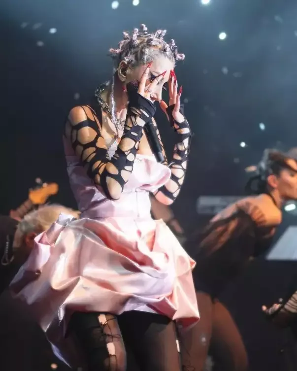 Handenin tərzi çox danışıldı